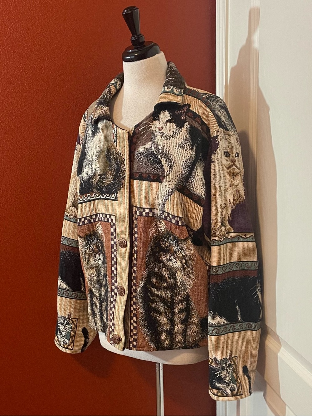 Sugar Street Weavers Women’s Vintage Button Front AOP Cat Art Tapestry Cardigan